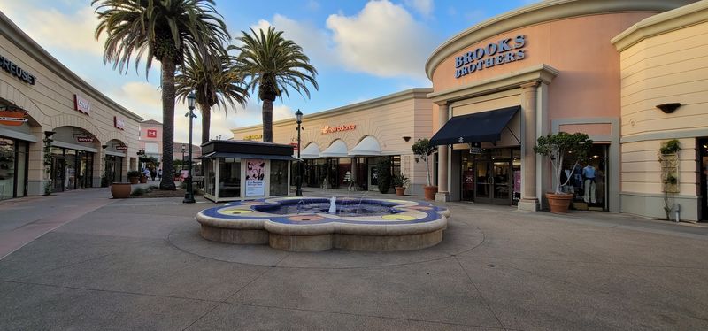 A Coastal Shopping Stop in North San Diego County
