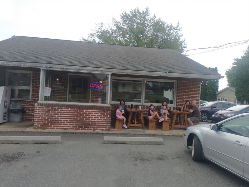 A Country Road Diner Worth the Detour A Country Road Diner Worth the Detour
