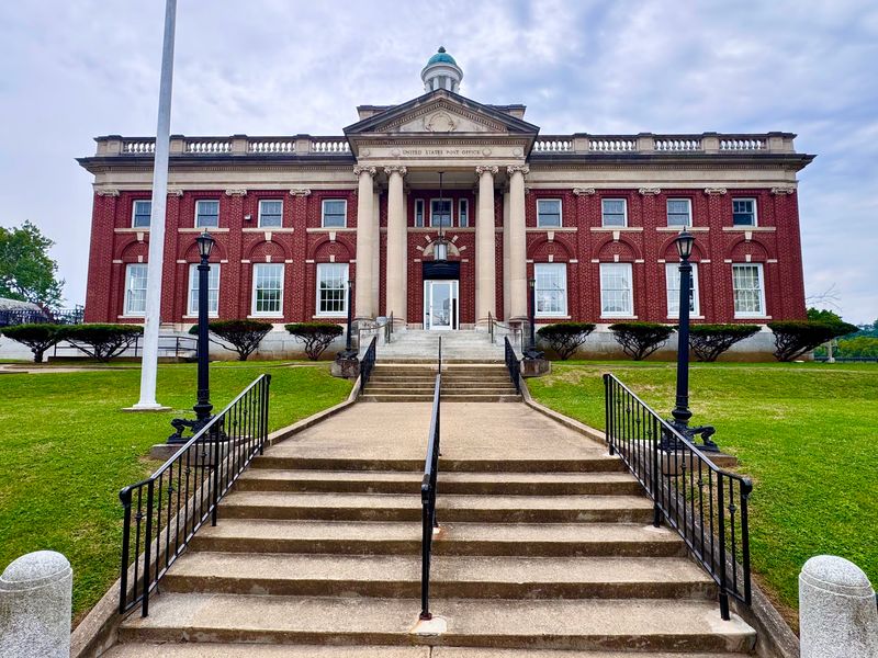 A County Seat With Room to Wander A County Seat With Room to Wander