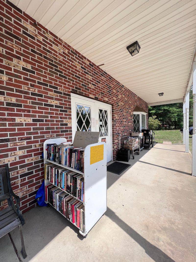 A Family-Run Bookstore Along a Quiet Country Road
