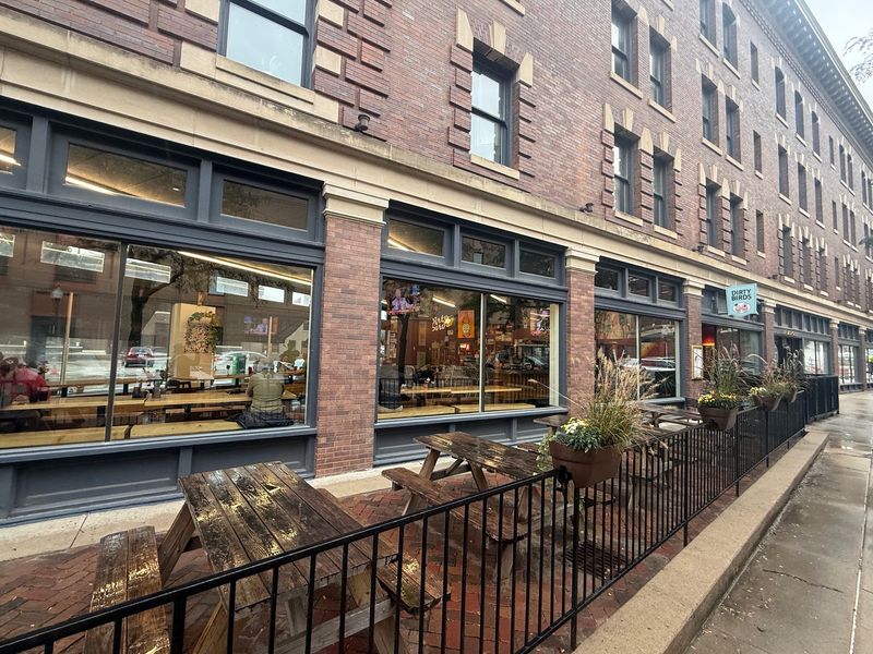 A Flatiron Corner With a Fried Chicken Secret