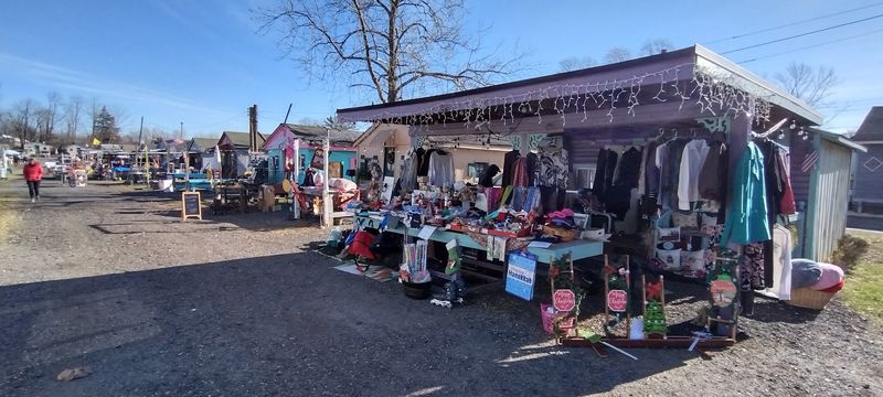 A Flea Market That Feels Like Its Own Little Town A Flea Market That Feels Like Its Own Little Town