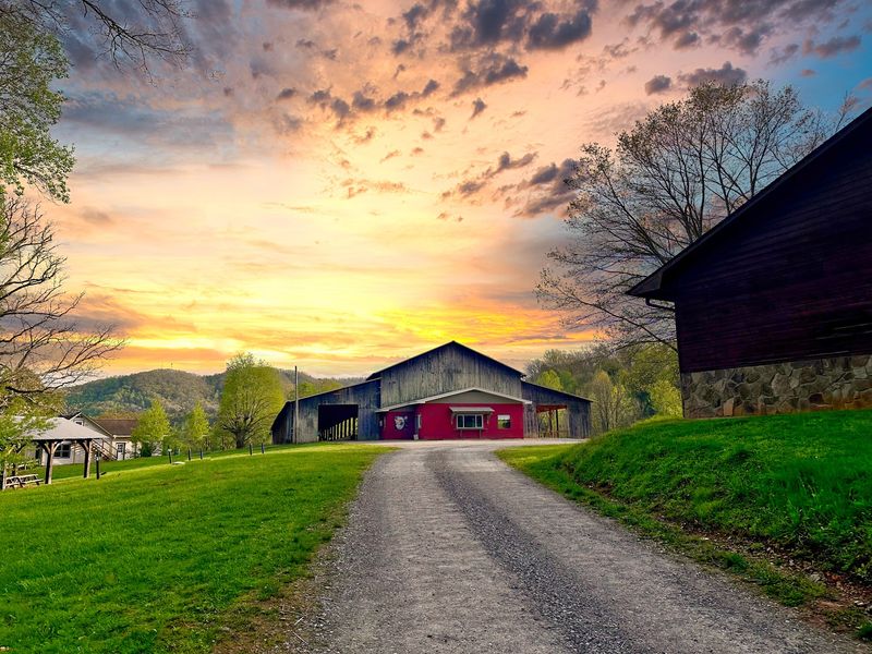 A Folk School Tucked Into the Far Western Mountains