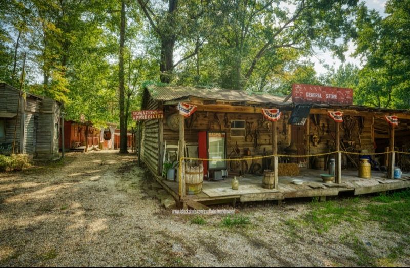 A Frontier Hideaway Near Smithfield A Frontier Hideaway Near Smithfield