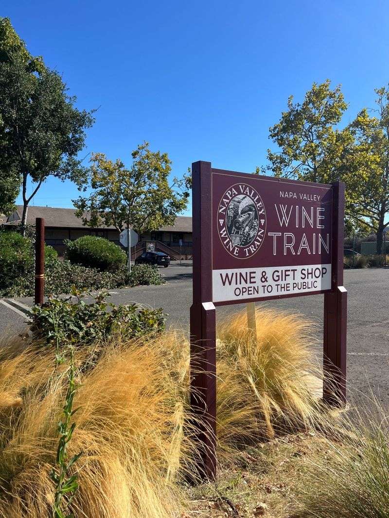 A Gentle Verdict From the Dining Car A Gentle Verdict From the Dining Car