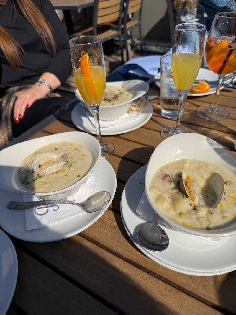 A Harbor Table Worth the Short Trip