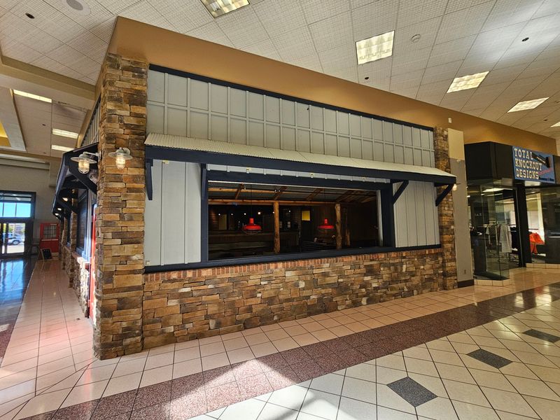 A Mall Corner With a Big Secret