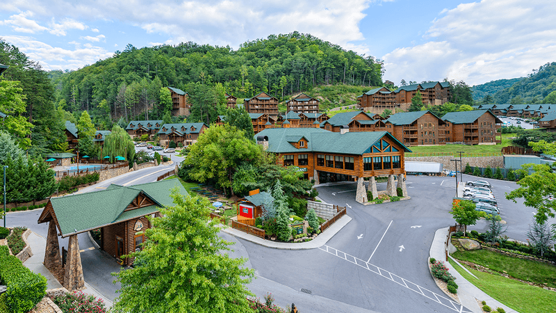 A Mountainside Resort Right Between Two Famous Towns A Mountainside Resort Right Between Two Famous Towns