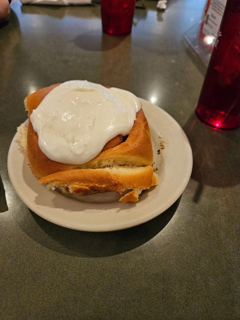 A Nebraska Tradition Called Chili and Cinnamon Rolls A Nebraska Tradition Called Chili and Cinnamon Rolls