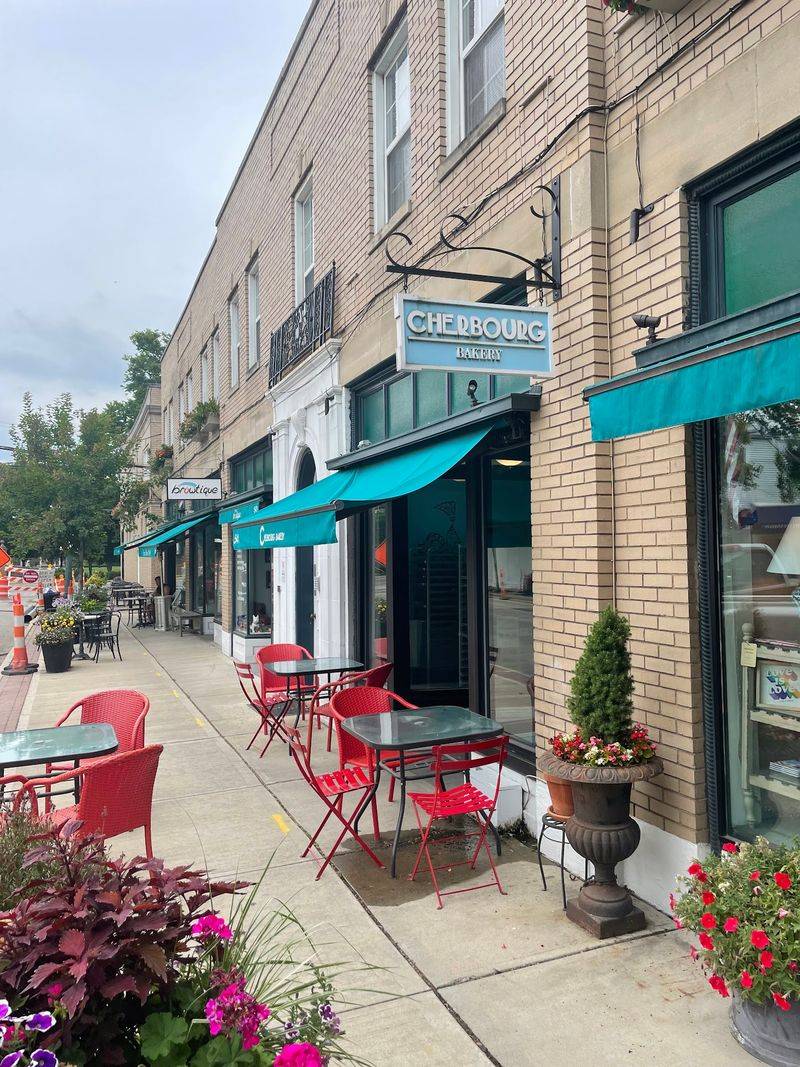 A Neighborhood Corner Bakery With a Big Secret