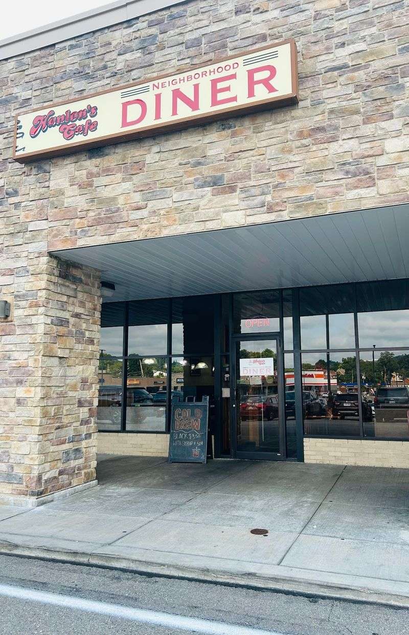 A Neighborhood Diner on Foster Avenue