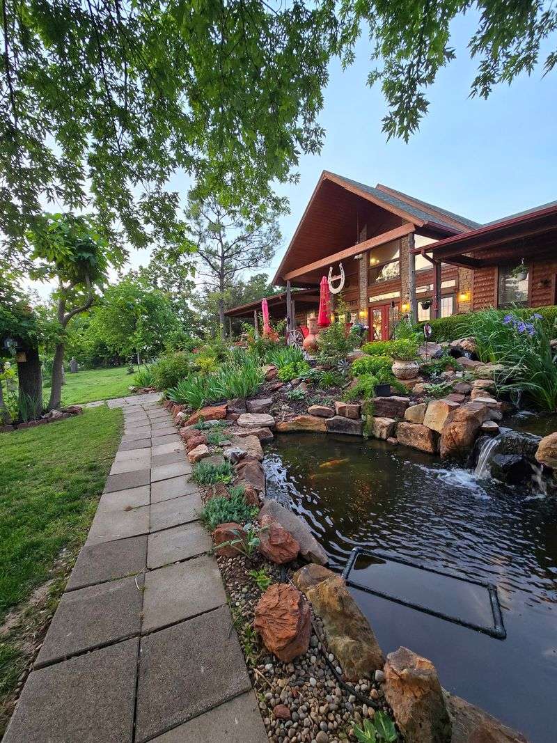A Ranch Hideaway Minutes From I-35 A Ranch Hideaway Minutes From I-35