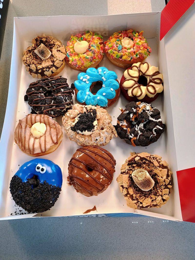 A Round-the-Clock Donut Stop on NW 23rd Street A Round-the-Clock Donut Stop on NW 23rd Street