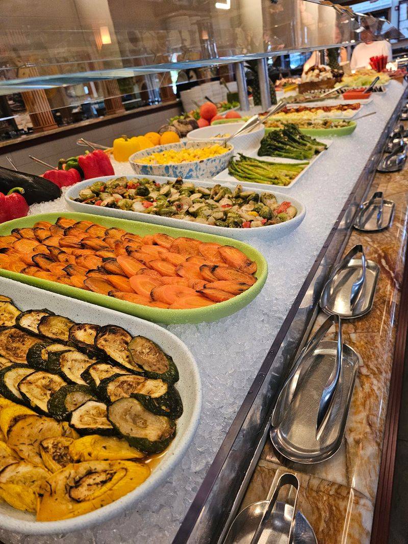 A Salad Bar That Breaks the Rules