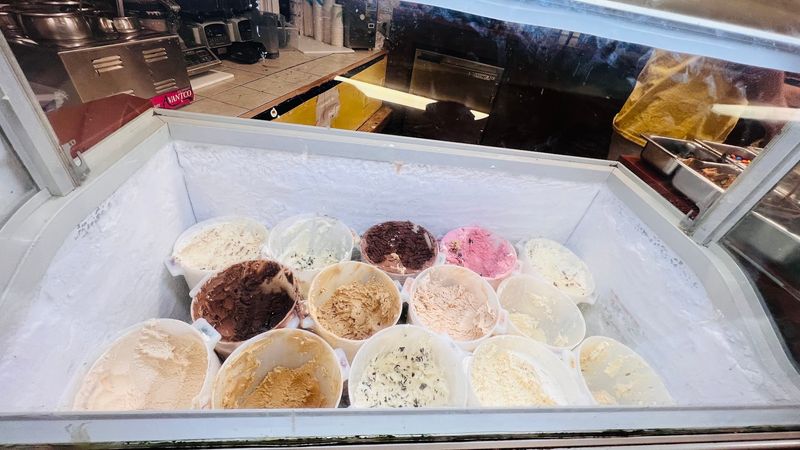 A Scoop Counter Worth Crossing Nassau Street For A Scoop Counter Worth Crossing Nassau Street For