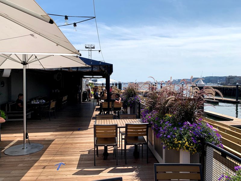 A Seafood Spot at the Edge of Charlestown