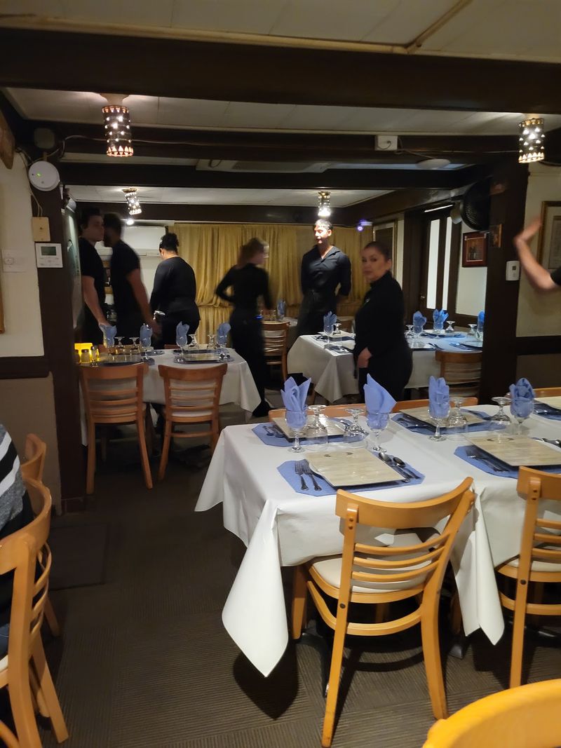 A Server Who Recites the Whole Menu