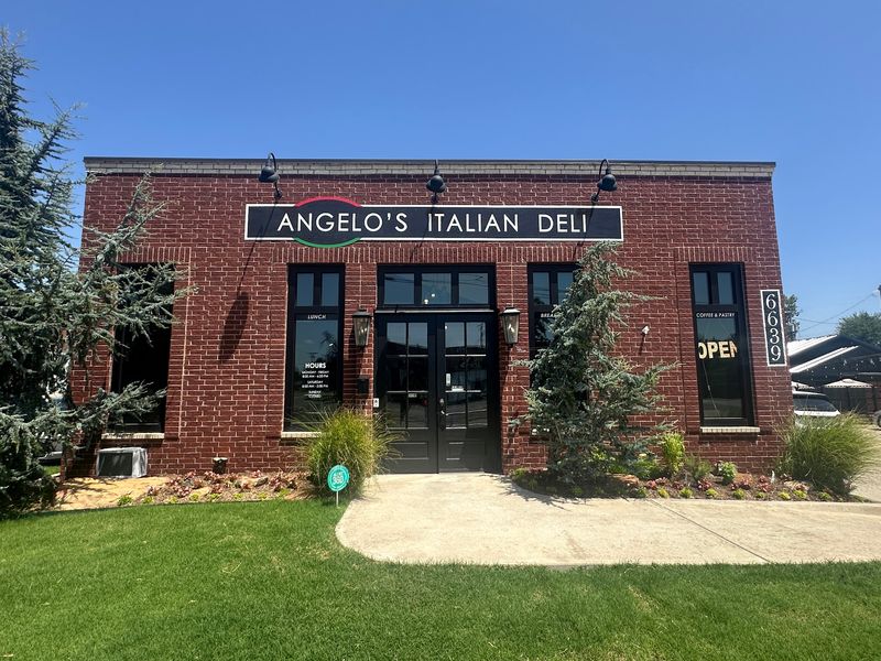 A Small Deli on NW 36th Street