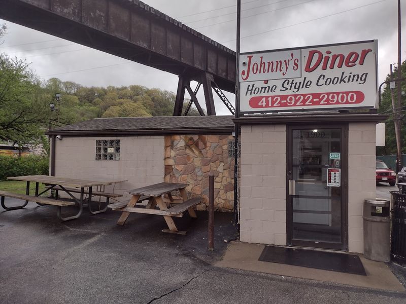A Small Diner on Woodville Avenue A Small Diner on Woodville Avenue