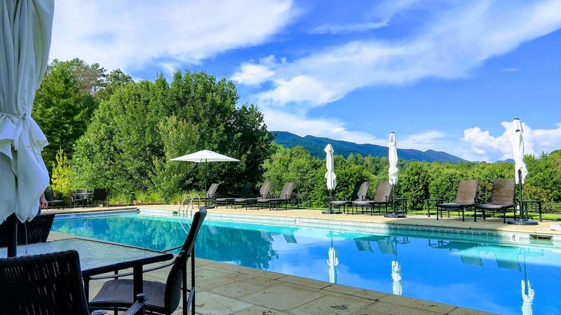 A Spa With a Mountain View