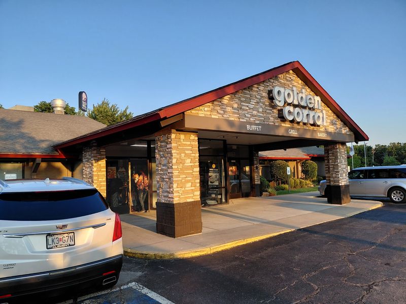 A Supersized Buffet on a Famous Branson Road A Supersized Buffet on a Famous Branson Road