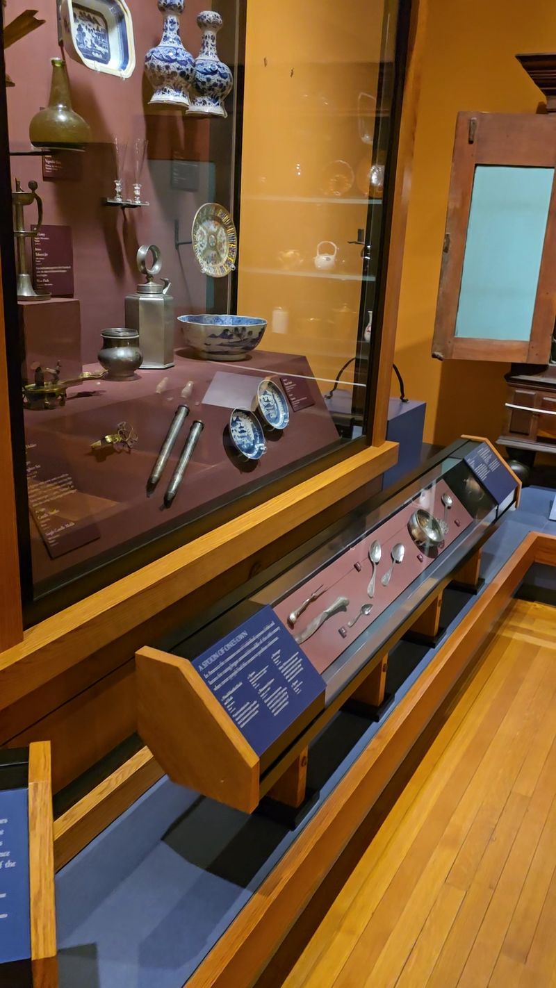 A Surgeon’s Kit With Everyday Context