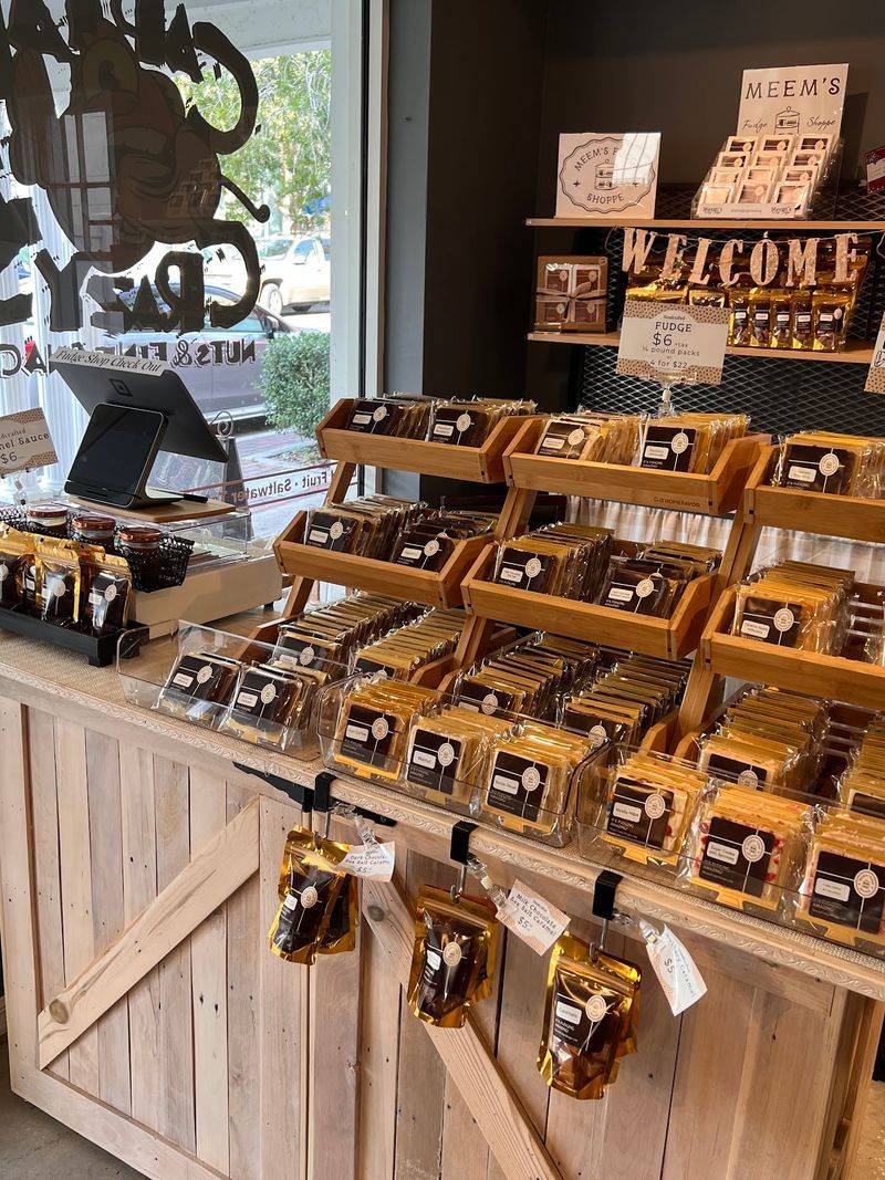 A Sweet Little Stop Worth Hunting Down in Lake County A Sweet Little Stop Worth Hunting Down in Lake County