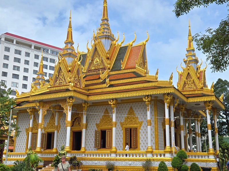 A Temple Right in the Middle of Town A Temple Right in the Middle of Town
