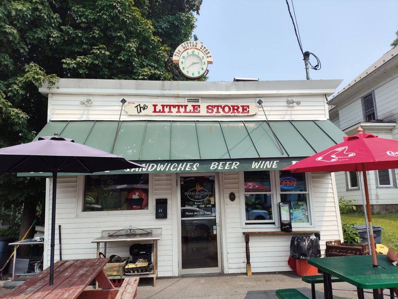 A Tiny Shop on School Street With a Huge Following A Tiny Shop on School Street With a Huge Following