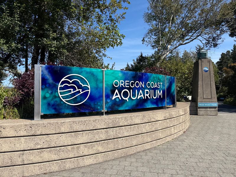 A Waterfront Aquarium on the Newport Shore A Waterfront Aquarium on the Newport Shore