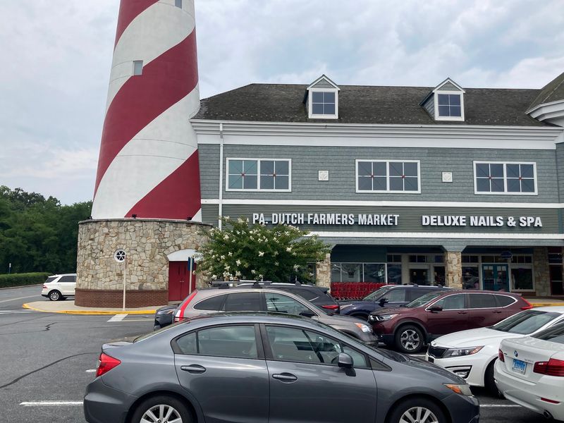 A Weekend Market on Solomons Island Road