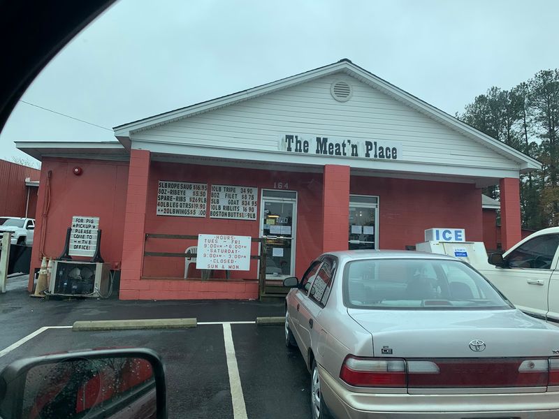 A Worthy Stop for Hungry Locals and Road Trippers A Worthy Stop for Hungry Locals and Road Trippers