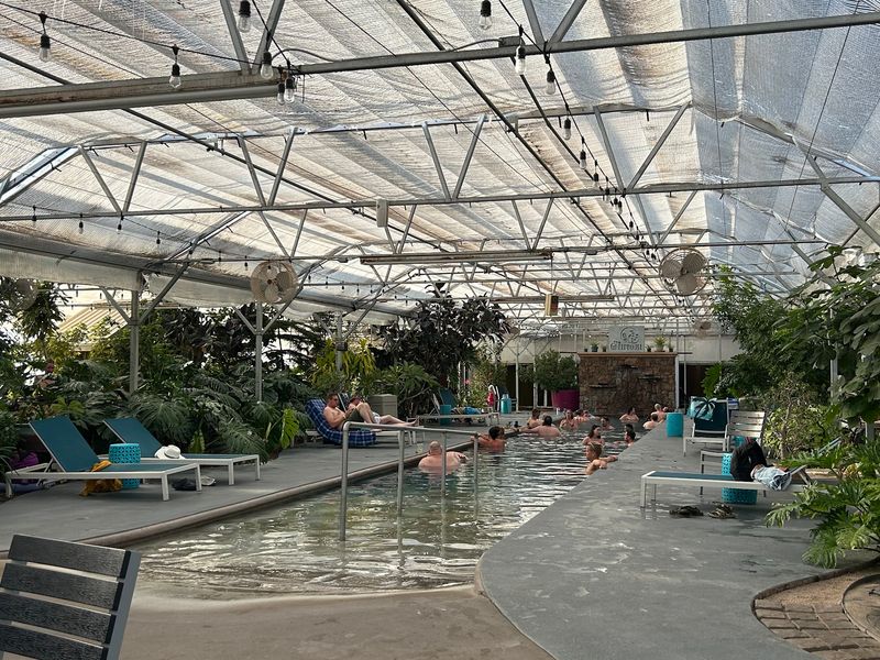 An Adults-Only Space to Unwind An Adults-Only Space to Unwind