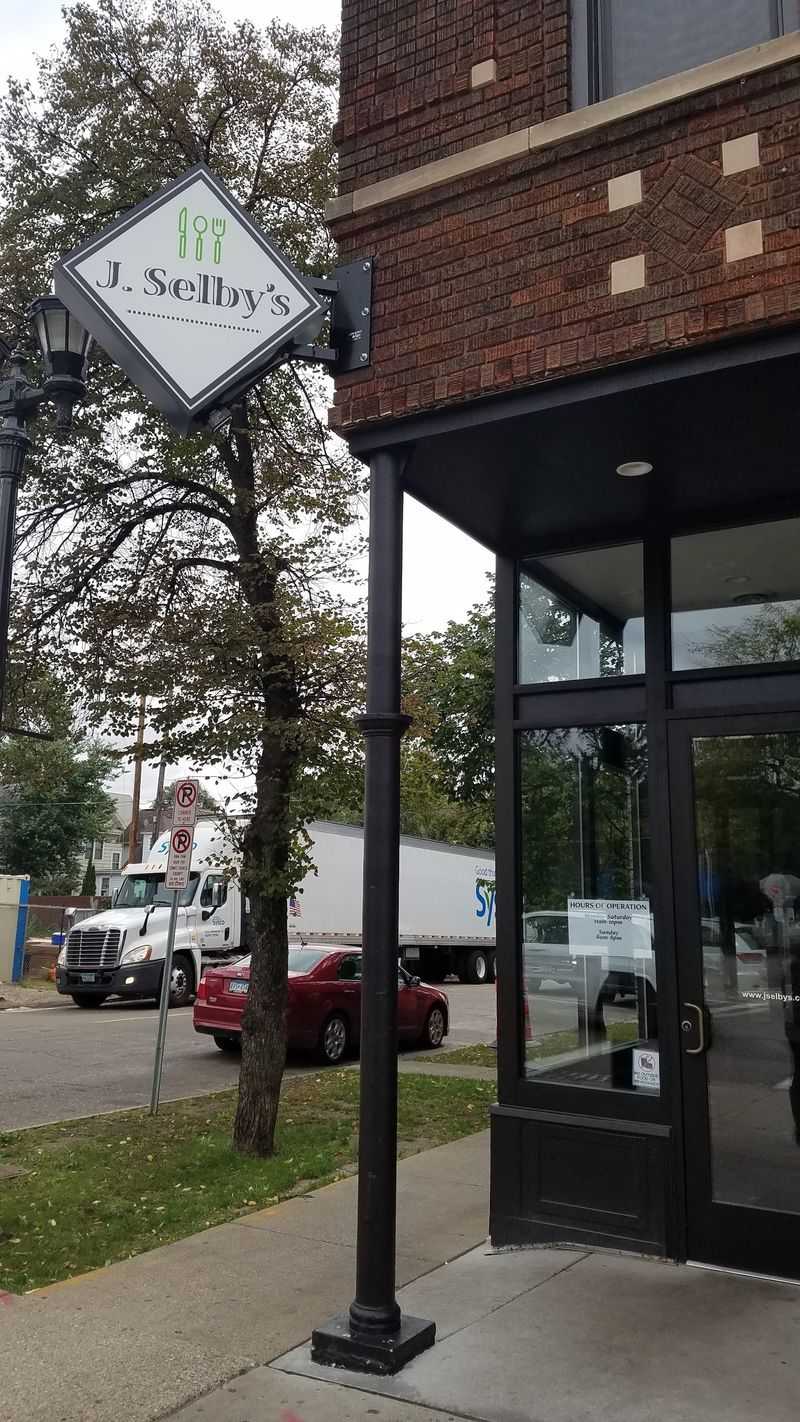 An All-Vegan Comfort Kitchen Hiding In Plain Sight An All-Vegan Comfort Kitchen Hiding In Plain Sight