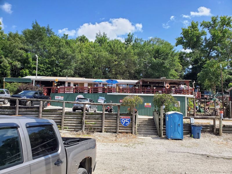 An Easy Detour Off the Turnpike