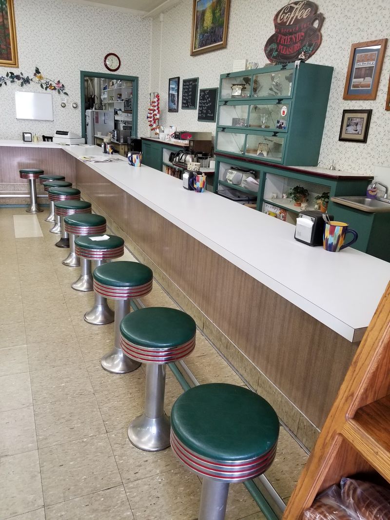 Antique Knickknacks And A Nostalgic Room Worth Lingering In Antique Knickknacks And A Nostalgic Room Worth Lingering In