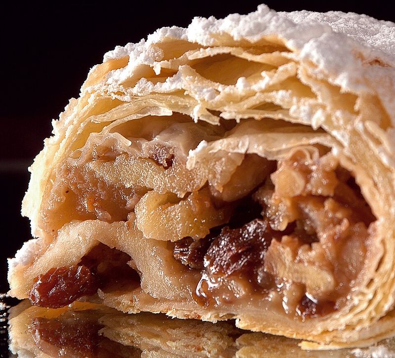 Apfelstrudel - Austria