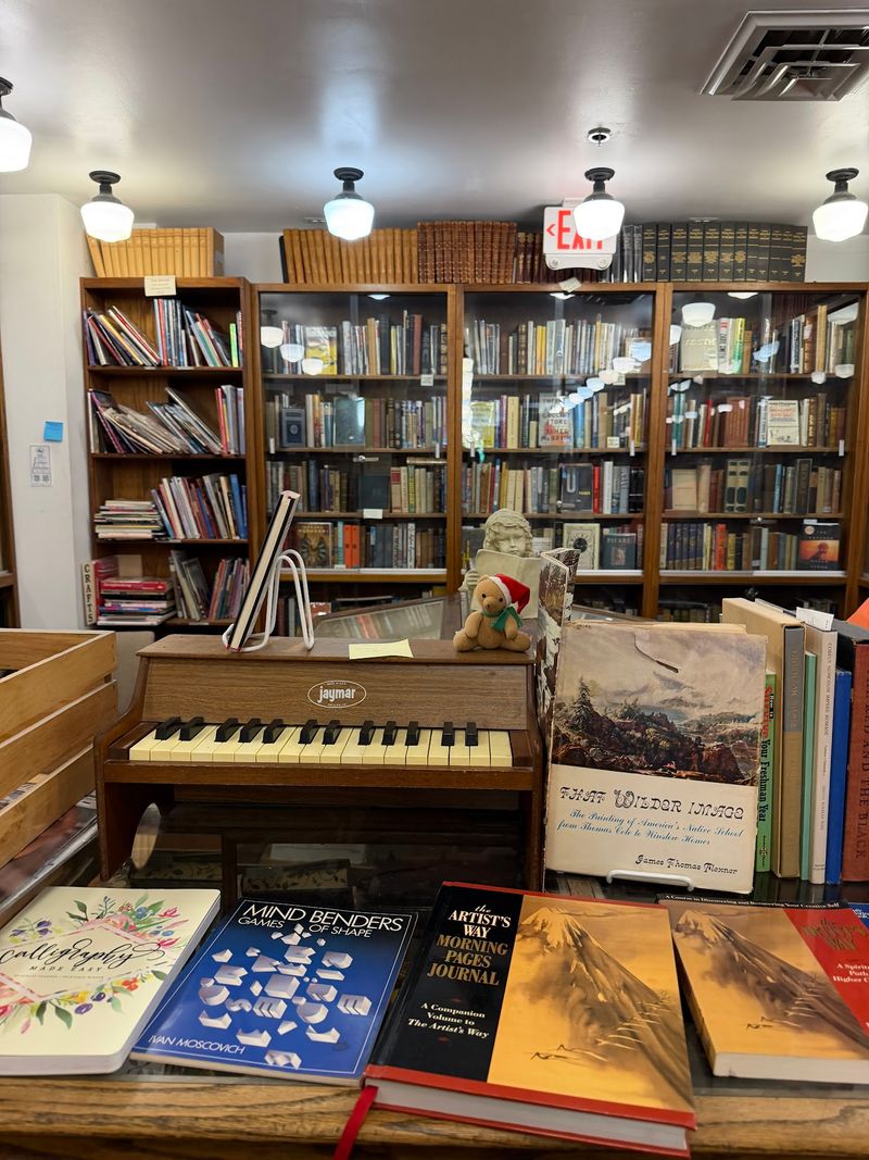 Art Books, Youth Shelves, and Other Languages Art Books, Youth Shelves, and Other Languages