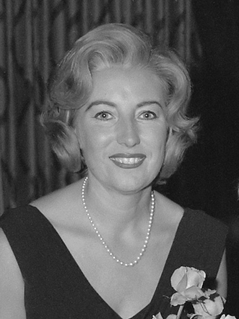 Auf Wiederseh'n Sweetheart by Vera Lynn