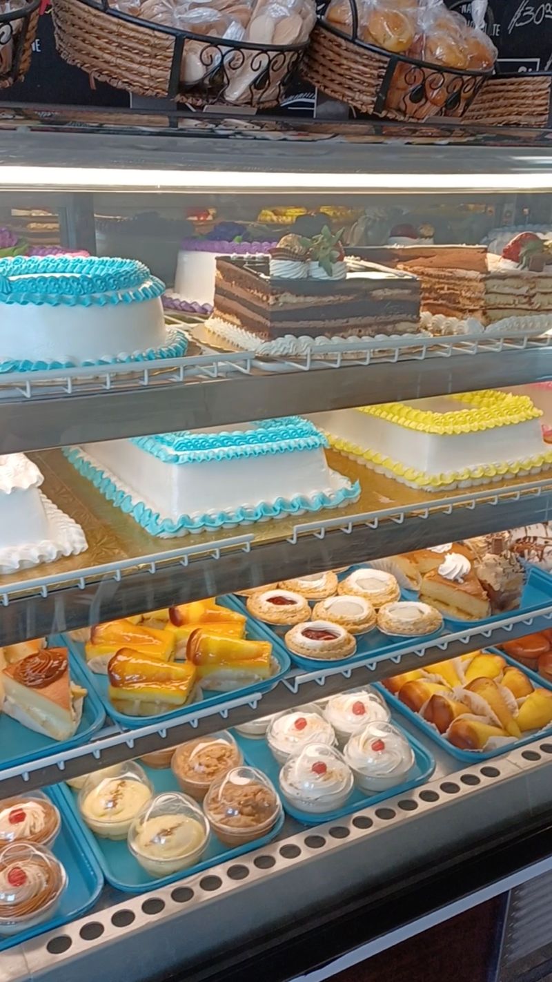 Bakery Pastelmania, Miami, FL Bakery Pastelmania, Miami, FL