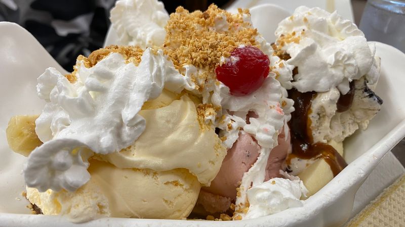 Banana Splits That Live Up to the Legend Banana Splits That Live Up to the Legend