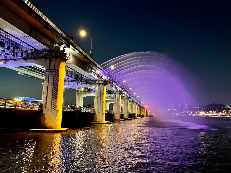 Banpo Bridge Moonlight Rainbow Fountain, Seoul, South Korea
