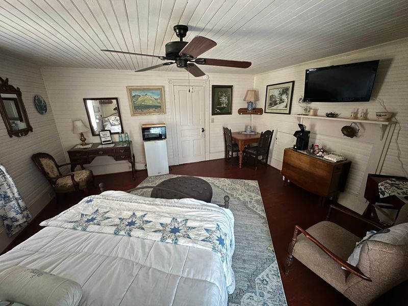 Bed and Breakfast Rooms and Campsites