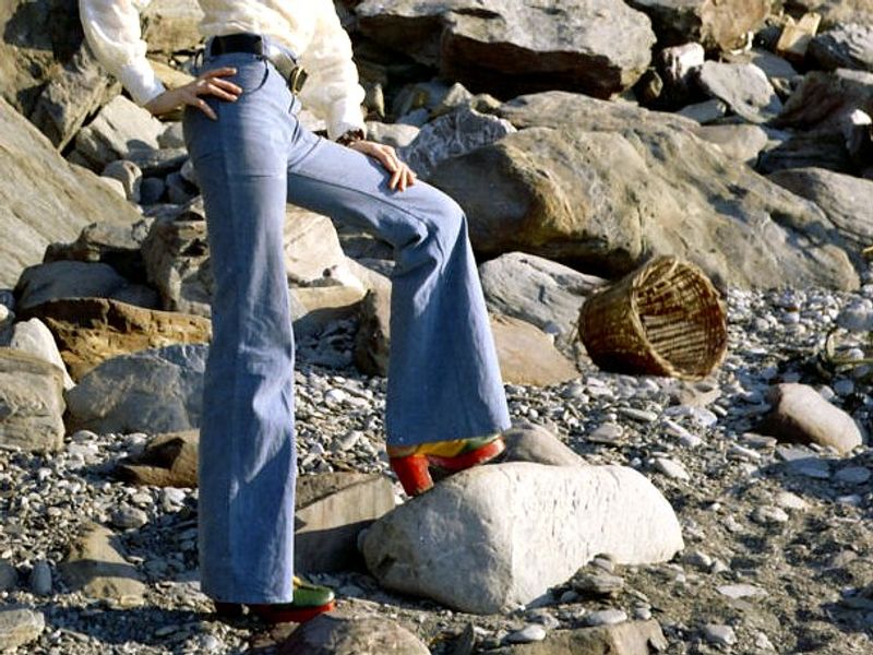 Bell-Bottoms and Flared Jeans Bell-Bottoms and Flared Jeans