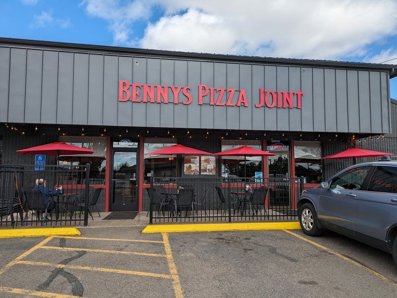 Bennys Pizza Joint, Monroe, OR