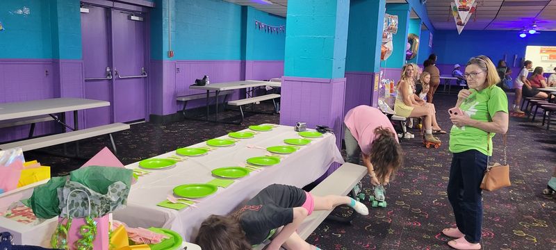 Birthday Parties With Pizza and Plenty of Space Birthday Parties With Pizza and Plenty of Space