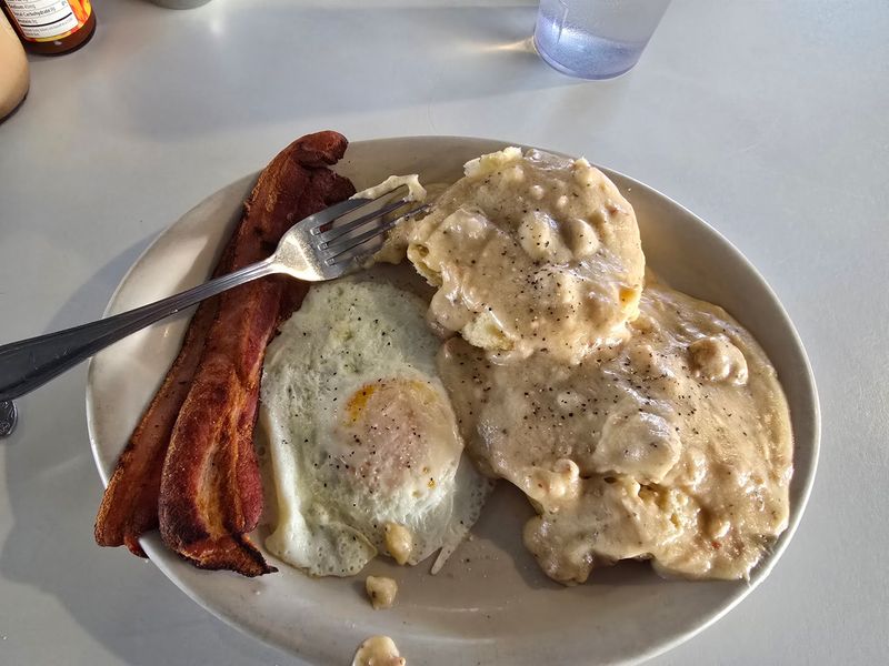 Biscuits and Gravy Worth a Return Trip