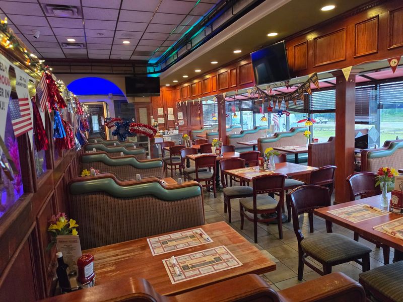 Booth Seats That Roll Back the Clock