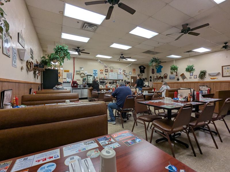 Booths, Counter Seats, and Easy Conversation