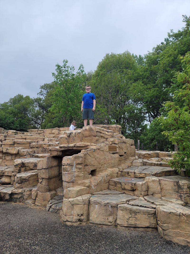 Boulders, Caves, and Do-It-Yourself Forts Boulders, Caves, and Do-It-Yourself Forts